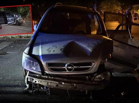 Sakarya’da korkunç kaza! 2 otomobil çarpıştı: 8 yaralı
