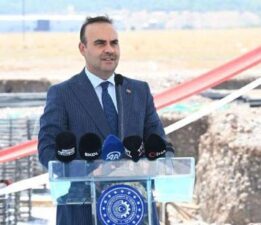 Sanayi ve Teknoloji Bakanı Kacır, Erzincan Tavuk Kombinası’nı ziyaret etti