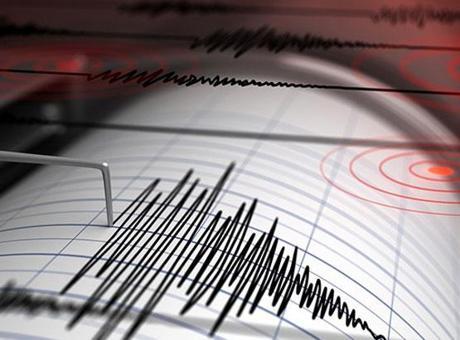 Şili’de 7.5 büyüklüğünde deprem: Tsunami uyarısı yapıldı, kritik saatler başladı!