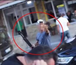 Sokak röportajında dehşet anları: 15 yaşındaki çocuk gözaltına alındı