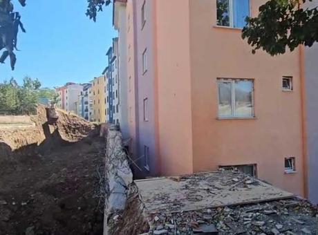 Son dakika… Erzurum’da heyelan! 70 ev boşaltıldı