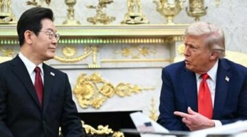 Son Dakika! Güney Kore liderini ağırladı, Kuzey Kore liderini övdü