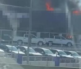 Son dakika: Pendik’te sıfır araç bayisinde yangın çıktı