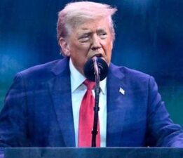 Son Dakika! Trump’tan yeni açıklama: Putin ve Zelenskiy görüşmesini bir nevi ayarladım!