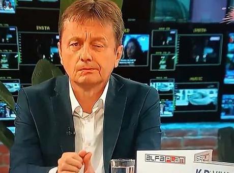 STÜDYODAKİLER NE YAPACAĞINI ŞAŞIRDI: SIRP BAKAN GLISIC CANLI YAYINDA BEYİN KANAMASI GEÇİRDİ!