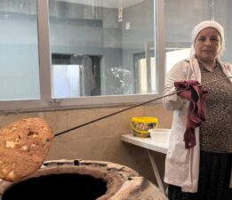 Tandırlarda emeklerini pişiriyor: Ev ekonomisine katkı