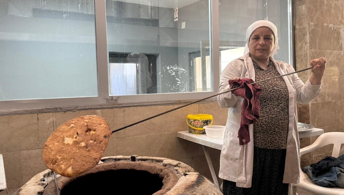 Tandırlarda emeklerini pişiriyor: Ev ekonomisine katkı