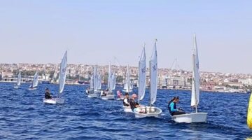 Tekirdağ’da Zafer Kupası yelken yarışları sürüyor