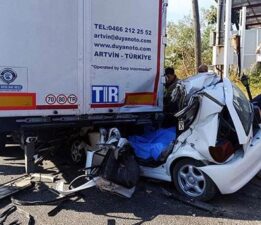 TIR’a arkadan çarpan otomobildeki iki kardeş hayatını kaybetti
