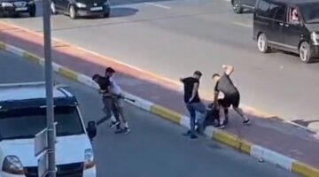 Trafikte çekiç ve sopalı kavga
