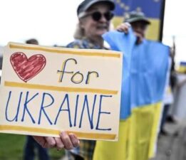 Trump-Putin görüşmesi öncesi Alaska’da Ukrayna’ya destek gösterisi!