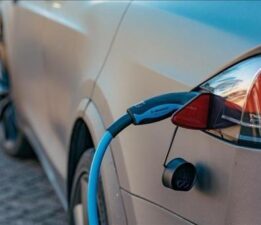 Türkiye’de elektrikli otomobil satışı ilk kez 100 bini aştı