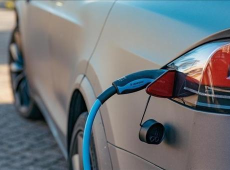 Türkiye’de elektrikli otomobil satışı ilk kez 100 bini aştı
