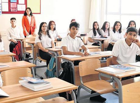 Üç liseyi şampiyonlar doldurdu