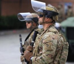 Washington’a sevk edilen 800 Ulusal Muhafızın tamamı görev yerlerine yerleşti