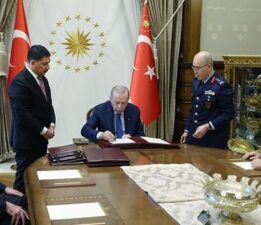 YAŞ kararları açıklandı: Genelkurmay Başkanlığı’na Selçuk Bayraktaroğlu atandı