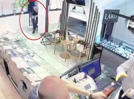 Yer: Karabük! Kurusıkı silahla kuyumcu soymaya kalktı, meydan dayağı yedi