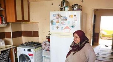 Yıkılacak binada bir başına kaldı! 65 yaşındaki Dudu Teyze sokakta kalma tehlikesiyle karşı karşıya
