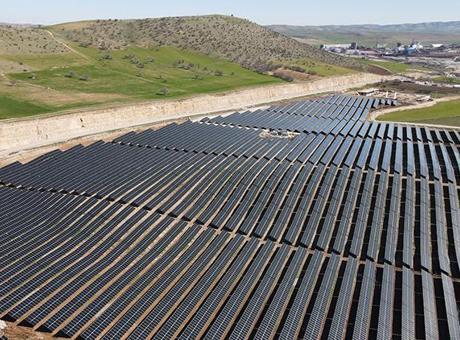 135 megavatlık iki yeni GES için 64,5 milyon dolarlık yeşil finansman
