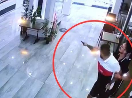 Adana’da feci olay! Ortak olamadıkları kafeyi kurşun yağdırdılar