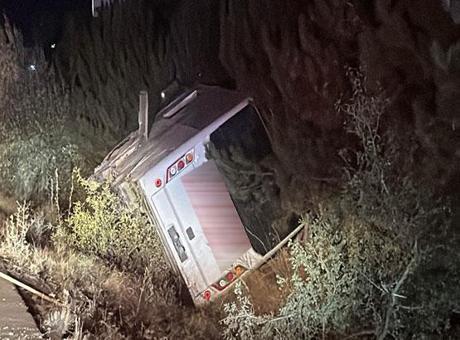 Afyonkarahisar’da feci kaza! Yolcu midibüsü devrildi: 12 kişi yaralı