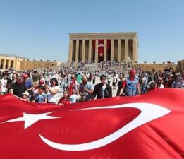 Anıtkabir 30 Ağustos’ta akına uğradı! Ziyaretçi sayısı belli oldu