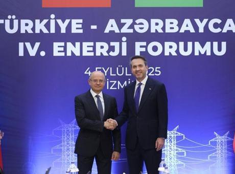 Bakan Bayraktar, İzmir’de Azerbaycanlı mevkidaşı Şahbazov ile basın toplantısı düzenledi