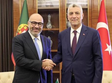 Bakan Bolat, Portekizli Bakan Miguel Pinto Luz ile görüştü