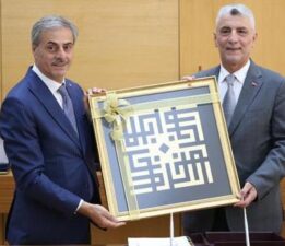 Bakan Bolat, Sakarya’da ziyaretlerde bulundu
