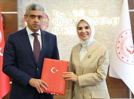 Bakan Göktaş, Azerbaycan Çalışma ve Halkın Sosyal Koruması Bakanı Aliyev ile bir araya geldi