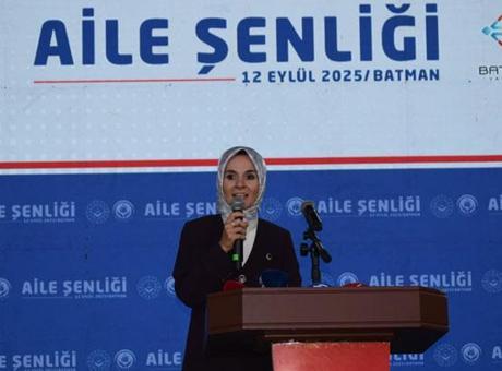 Bakan Göktaş, Batman’da ‘2025 Aile Yılı Şenliği’nde konuştu