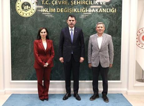 Bakan Kurum, AK Parti’ye yeni katılan Gürzel ile Beykoz İlçe Başkanı Ayduğan’ı kabul etti