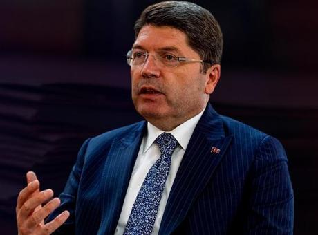 Bakan Tunç’tan CHP İstanbul İl Başkanlığı önünde yaşananlara ilişkin açıklama: Adli soruşturma başlatılmıştır