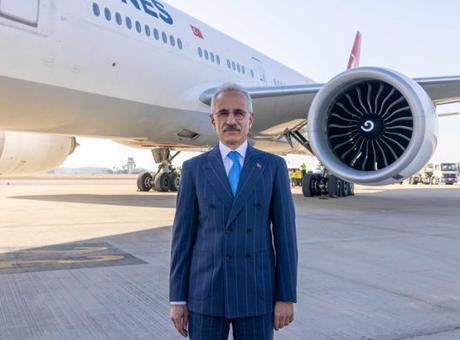 Bakan Uraloğlu duyurdu! THY’nin İstanbul-Sevilla seferleri bugün başladı