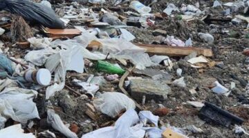 Bakanlığın uyarısına rağmen çöpleri toplamayan Etimesgut Belediyesi’ne ceza