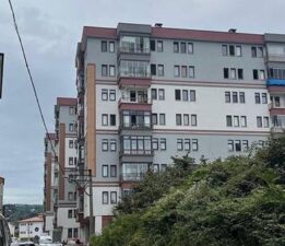 Çamaşır asarken 5’inci kattan düşüp öldü