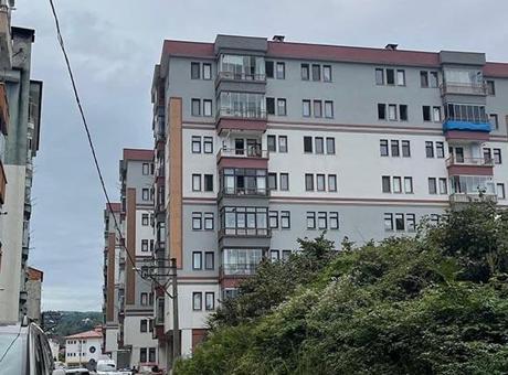 Çamaşır asarken 5’inci kattan düşüp öldü