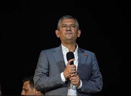 CHP Lideri Özgür Özel, partisinin Kadıköy mitinginde konuştu