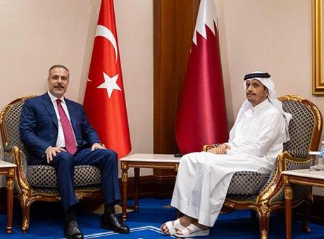 Dışişleri Bakanı Hakan Fidan, Katar Başbakanı Al-Thani ile bir araya geldi