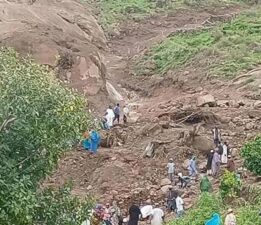 Dünya haberleri! Bir köy haritadan silindi, binlerce kişi öldü