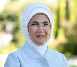 Emine Erdoğan, yeni eğitim öğretim yılının hayırlı olmasını diledi