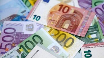 Euro Bölgesi ikinci çeyrekte yüzde büyüdü