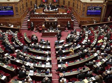 Fransa’da hükümet için kritik gün: Güven oylamasından ne sonuç çıkacak?