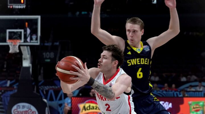 Gençlik ve Spor Bakanı Osman Aşkın Bak’tan A Milli Erkek Basketbol Takımı’na tebrik