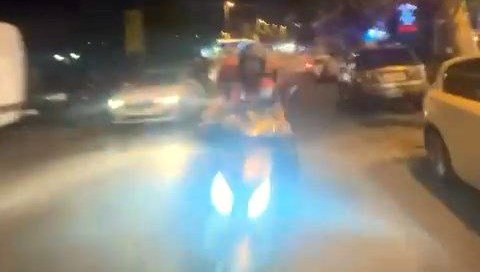 İki motosikletli kafa kafaya çarpıştı