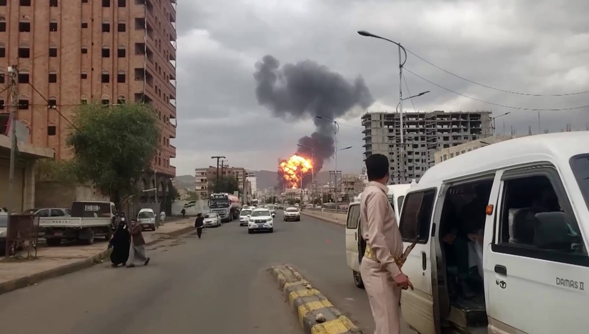 İsrail, Yemen’in başkenti Sana’yı vurdu
