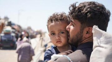 İsrail’in saldırılarından kaçan Filistinlilerin kuzeyden güneye göçü devam ediyor