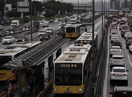 İstanbul’da 30 yaş üstündeki öğrencilerin ulaşım indiriminden faydalanması için bazı şartlar getirildi