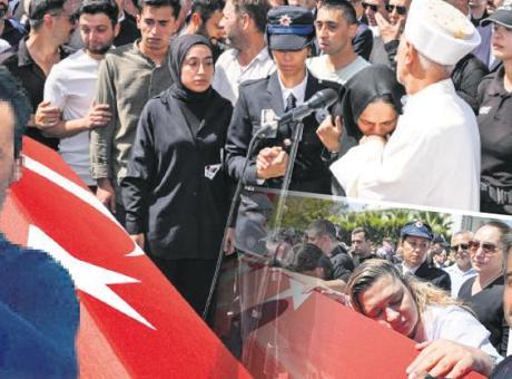 İzmir şehitlerine veda! Babadan oğluna son görev
