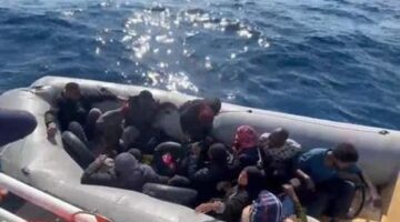 İzmir’de düzensiz göçmenler yakalandı! 17’si çocuk 41 kişi karaya çıkarıldı